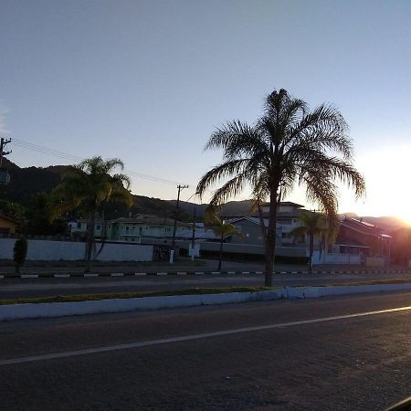 Apartamento Com Piscina Churrasqueira Em Ubatuba Appartement Buitenkant foto